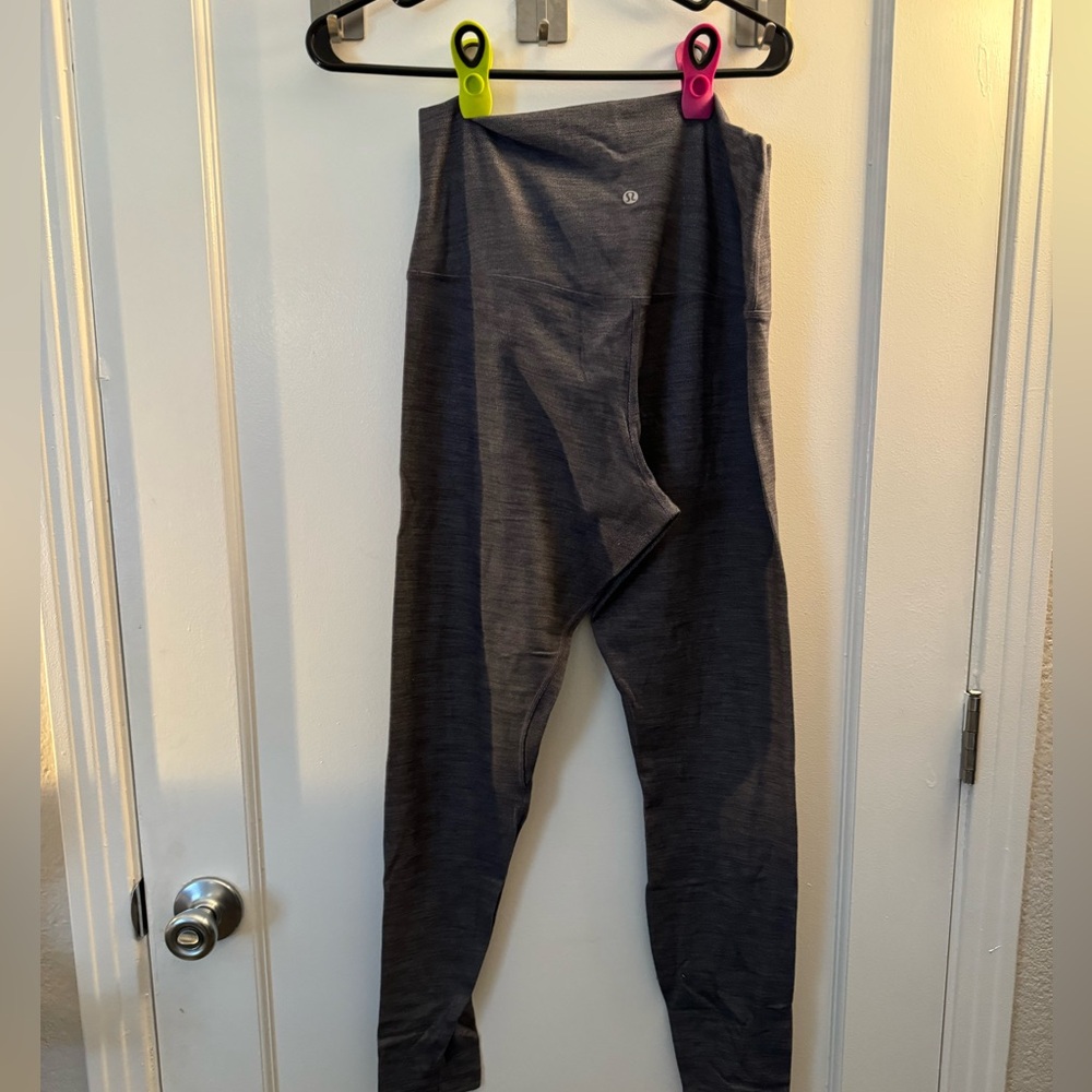 Heathered grey lululemon Wunder under leggings brushed material